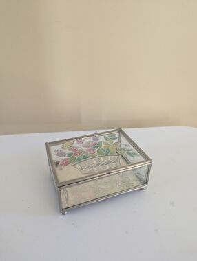 FLOWER BOUQUET STAINED GLASS VINTAGE GLASS JEWELRY TRINKET BOX